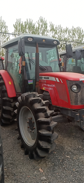 Usado Alto eficiência Massey Ferguson 110HP 1104 trator