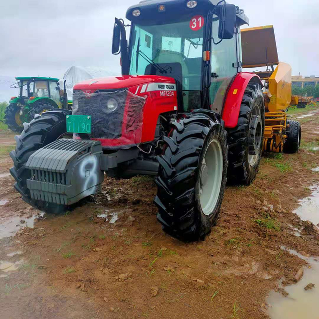 Usado barato Massey Ferguson Xtra1204 120HP 4WD Traktor